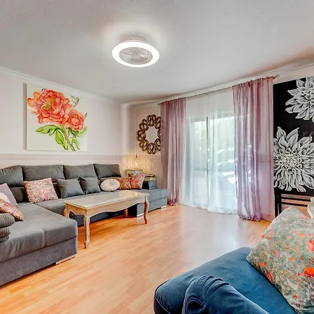 Villa Alicia Compostella Beach Resort, Front Line Holiday