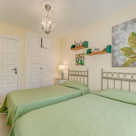 Alicia Compostella Beach Resort, Front Line Holiday