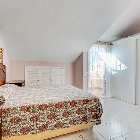 Villa Alicia Compostella Beach Resort, Front Line Holiday