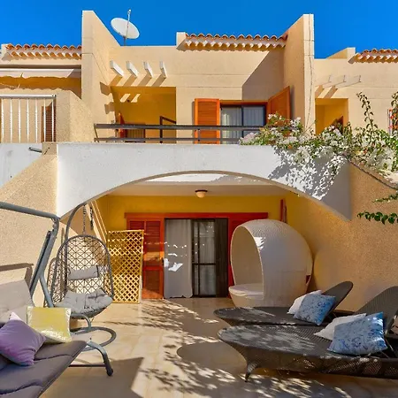 Villa Alicia Compostella Beach Resort, Front Line Holiday